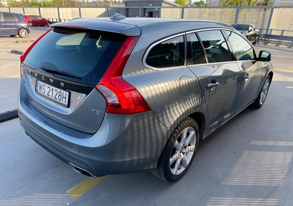 Volvo V60 cena 63800 przebieg: 110000, rok produkcji 2017 z Siedlce małe 667